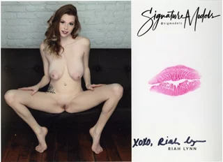 Riah Lynn autograph