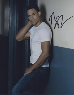 Nick Denbeigh autograph