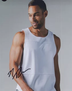Nick Denbeigh autograph