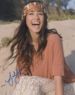 Seychelle Gabriel autograph