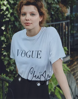 Chloe Levine autograph