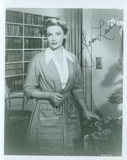 Joan Leslie autograph