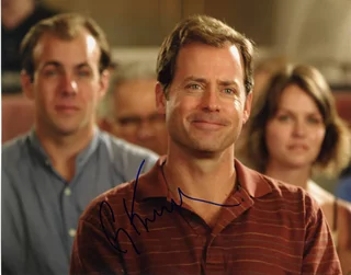 Greg Kinnear autograph