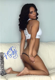 Londyn Chanel autograph