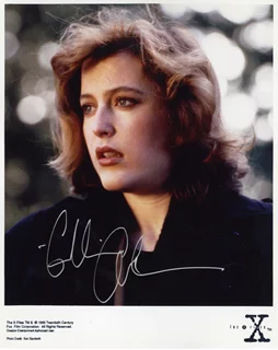 Gillian Anderson autograph