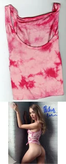 Riley Anne autograph