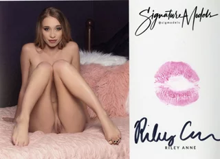 Riley Anne autograph