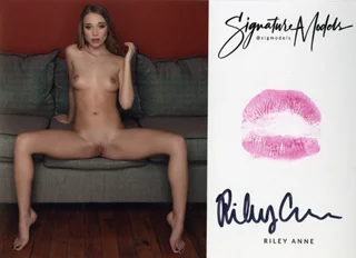 Riley Anne autograph