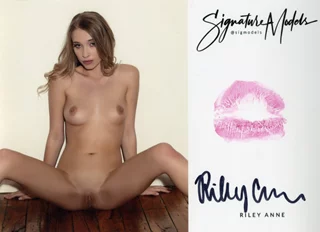 Riley Anne autograph