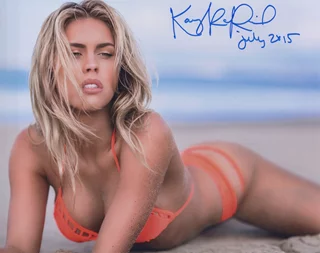 Kayla Rae Reid autograph