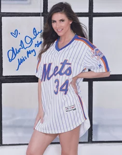 Alison Waite autograph