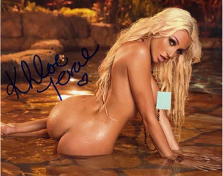 Khloe Terae autograph