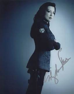 Ming-Na autograph