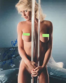 Victoria Cooke autograph