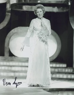 Vera Lynn autograph