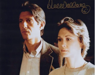 Dee Wallace autograph