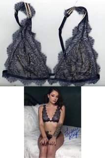 Leslie Kay autograph