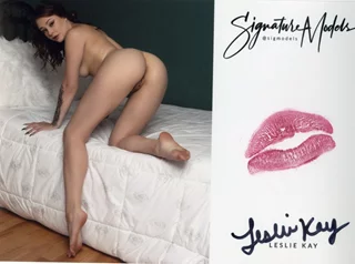 Leslie Kay autograph