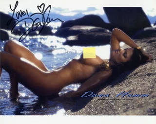 Dana Hamm autograph