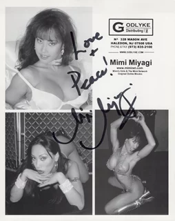 Mimi Miyagi autograph