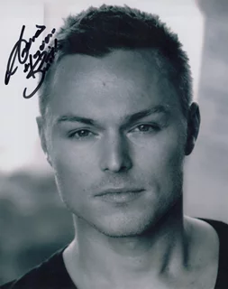 Andrew Hayden-Smith autograph