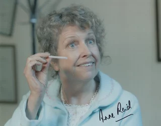 Anne Reid autograph