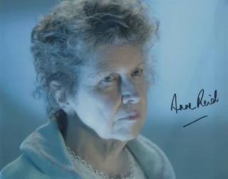 Anne Reid autograph