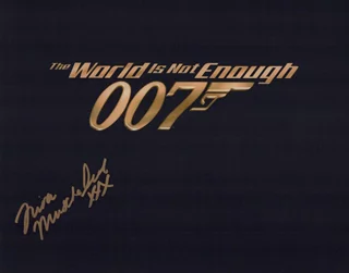 Nina Muschallik autograph