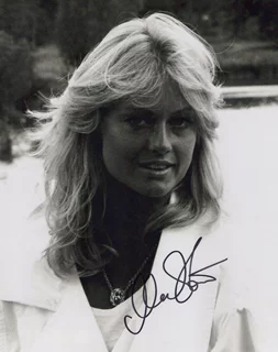 Mary Stavin autograph