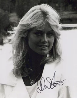 Mary Stavin autograph