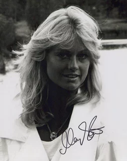 Mary Stavin autograph