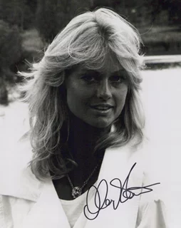 Mary Stavin autograph