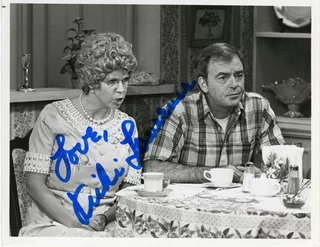 Vicki Lawrence autograph