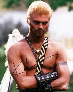 Karl Urban autograph
