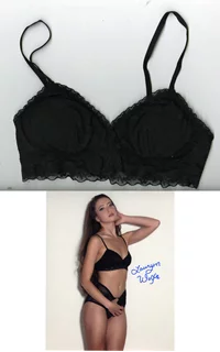 Lauryn Wolfe autograph