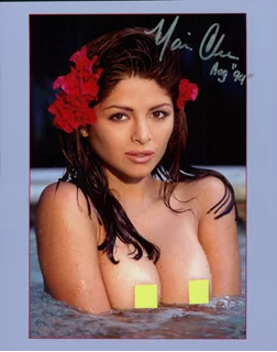 Maria Checa autograph