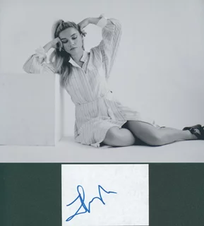 Florence Pugh autograph