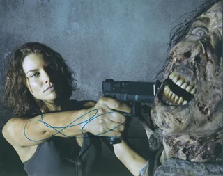 Lauren Cohan autograph