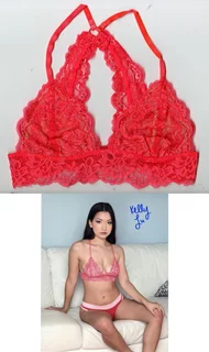 Kelly Lu autograph
