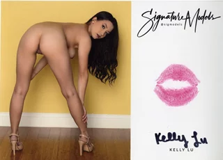 Kelly Lu autograph