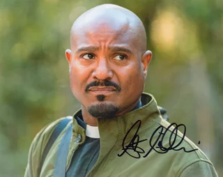 Seth Gilliam autograph