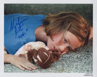 Madison Lintz autograph