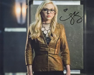 Emily Kinney autograph
