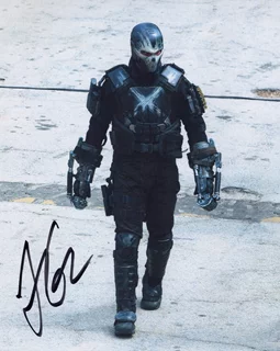 Frank Grillo autograph