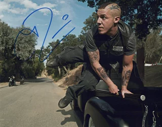 Theo Rossi autograph