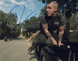Theo Rossi autograph