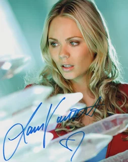 Laura Vandervoort autograph