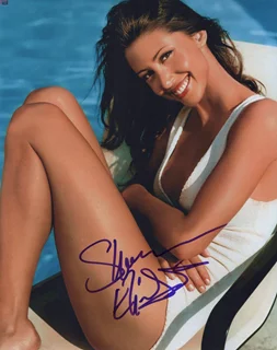 Shannon Elizabeth autograph