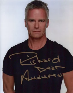 Richard Dean Anderson autograph