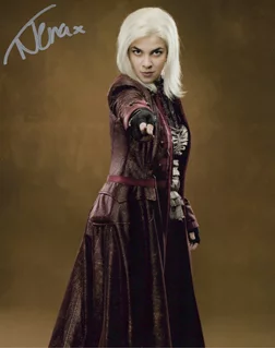 Natalia Tena autograph